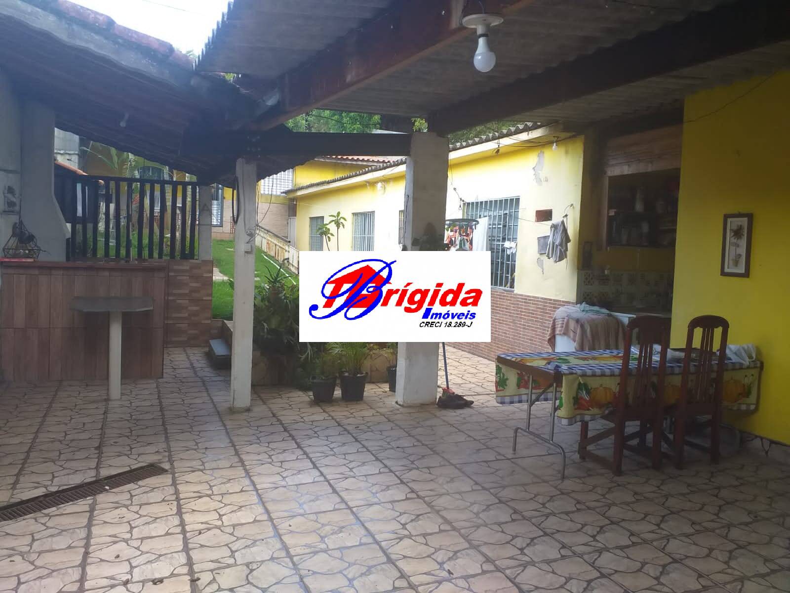 Casa à venda com 2 quartos, 90m² - Foto 2