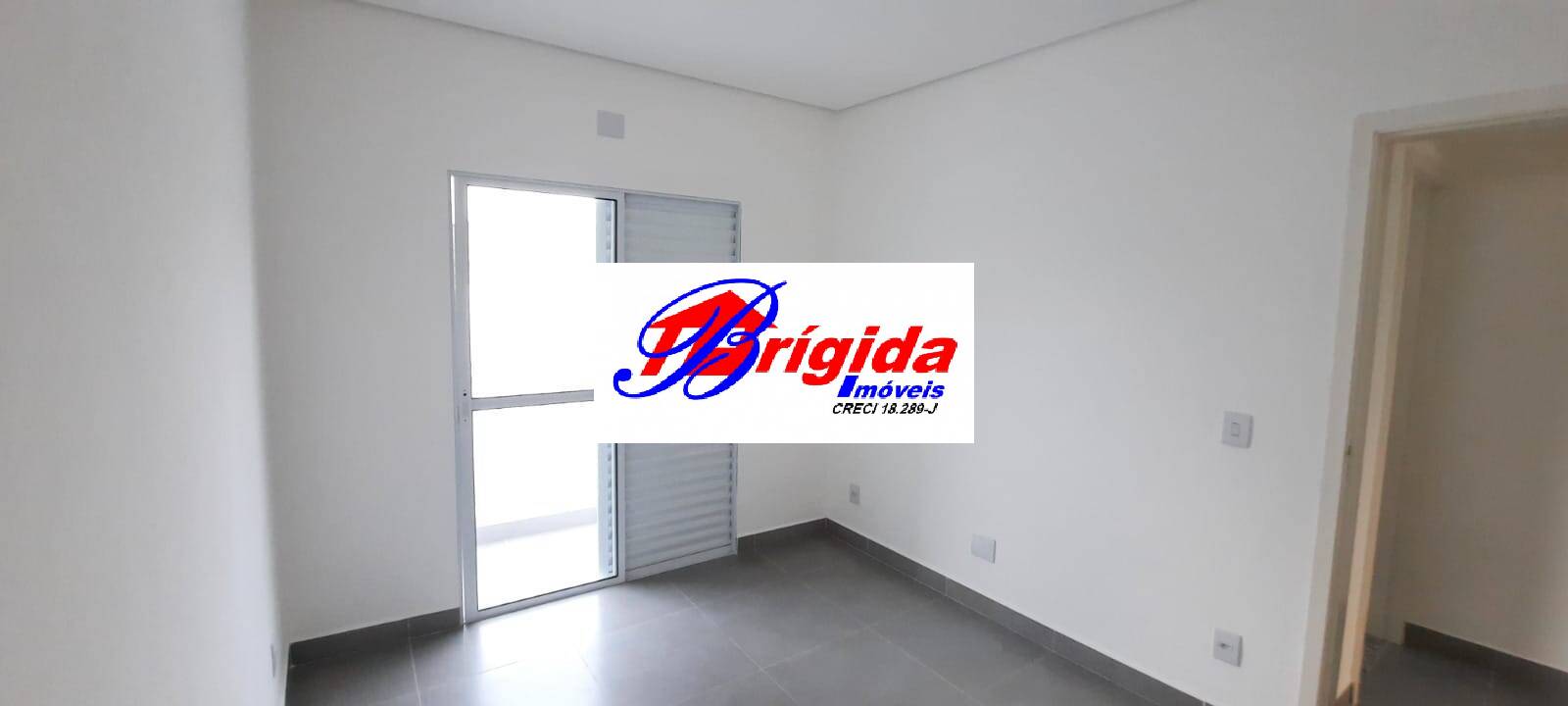 Casa à venda com 3 quartos, 100m² - Foto 4